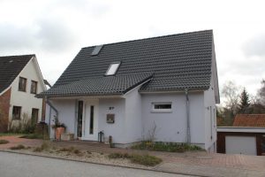 Helles Einfamilienhaus mit Garten